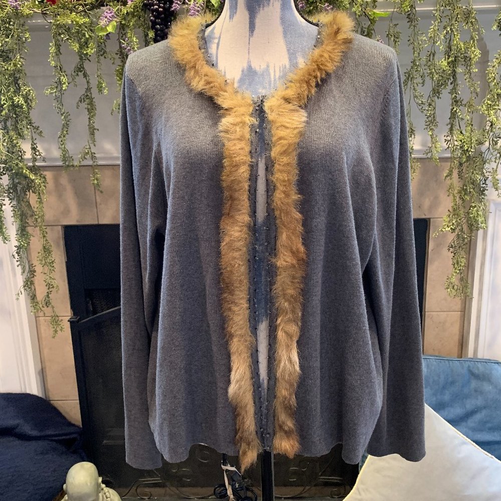Chico's gray open front cardigan sweater with faux fur collar 3.